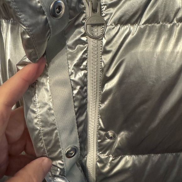 EUC Athleta puffer vest - Picture 5 of 6